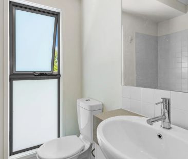 YERONGA - IMMACULATE AND MODERN 3-BED TOWNHOUSE WITH AIRCON IN DESI... - Photo 2