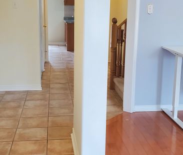 For Lease - 202 Red maple Road, Richmond Hill, Ontario - Photo 3