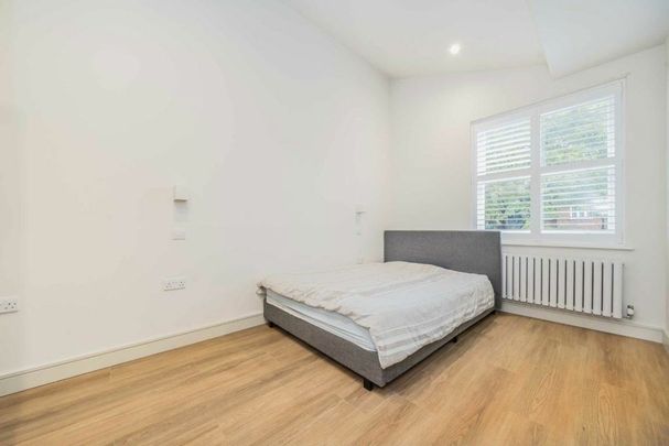 North Hill, Highgate, N6 - Photo 1