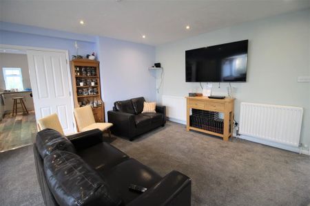 1 bedroom detached house to rent - Photo 3