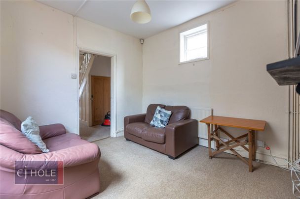 Cricklade Road, - Photo 1