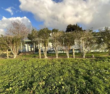 Rural Life in Rotoorangi - Photo 3