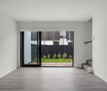 Well positioned 2 bedroom in Merivale - Photo 3