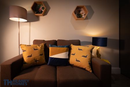 Spout Lane Room 3 - Photo 3