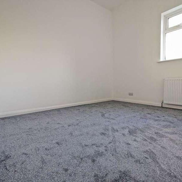 Mansfield Road, Ilford, IG1 - Photo 1
