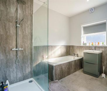 3 bedroom terraced house to rent - Photo 6