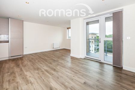 Kingston Close, Maidenhead, Berkshire, SL6 - Photo 4