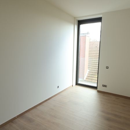 Nieuw twee slaapkamer appartement in het centrum van Roeselare-Beveren - Photo 1