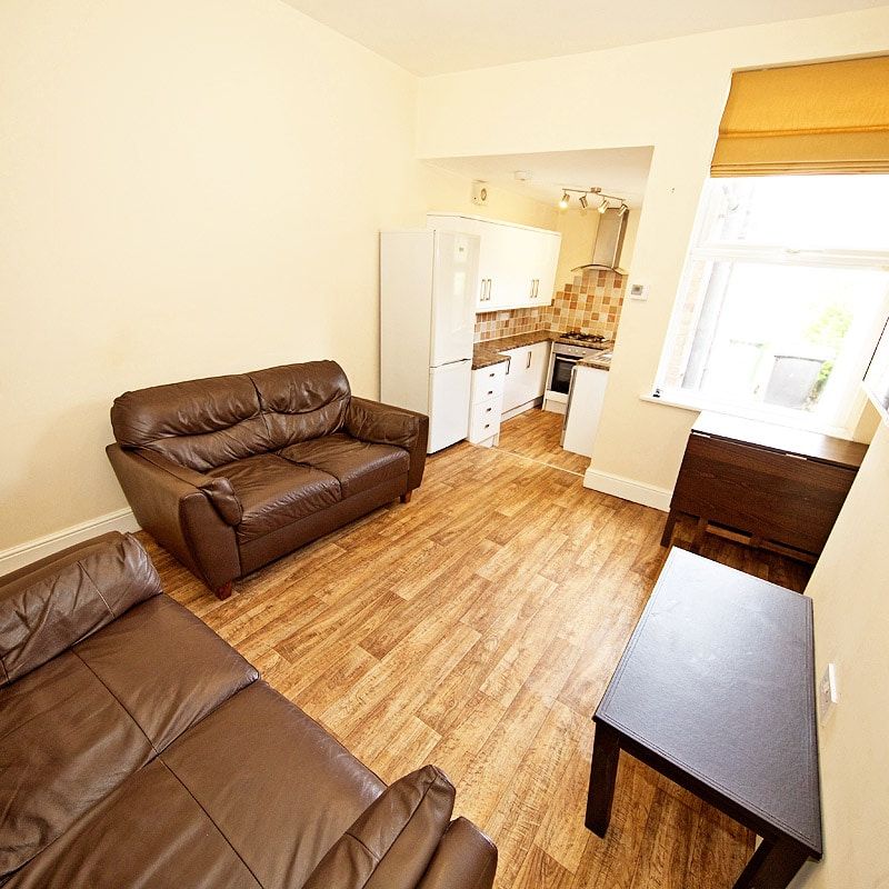 112 Leopold Street - Photo 1