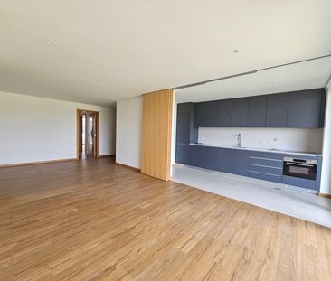 Semi-new 2 bedroom flat, next to the Wisteria Shopping Center! - Photo 6