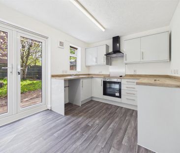 2 bedroom semi-detached house to rent - Photo 6