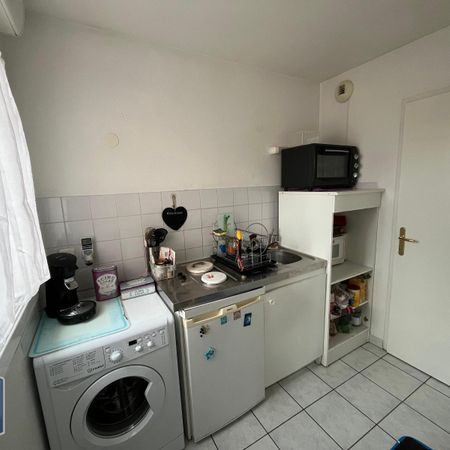 Location Appartement 2 pièces 47m² LOUVROIL 59720 - Photo 3
