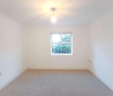 Tobermory Close, Langley, SL3 - Photo 2