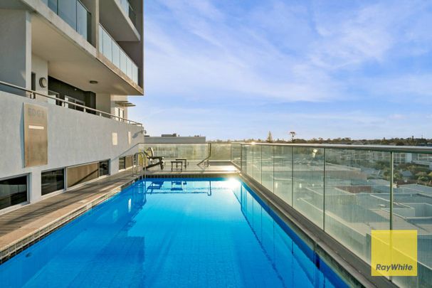 2 BEDROOM BRIGHT APARTMENT - CITY LIVING ! - Photo 1