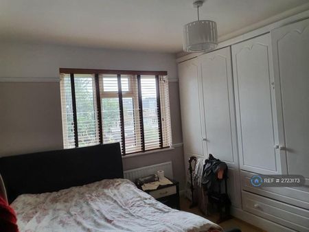 4 bedroom terraced house to rent - Photo 5