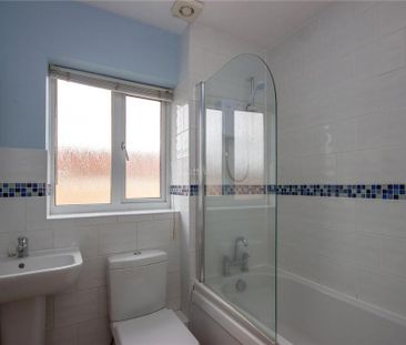 3 bedroom end of terrace house to rent - Photo 3