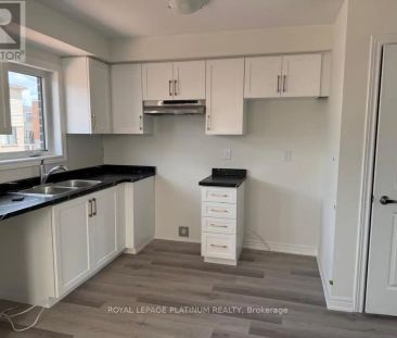 10 REID AVENUE N - Photo 5