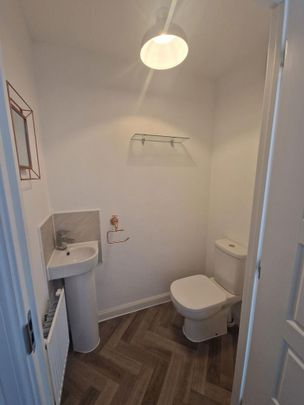 3 bedroom semi-detached house to rent - Photo 1