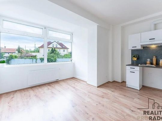 Pronájem bytu 1+kk 18 m2 - Fotografie 1