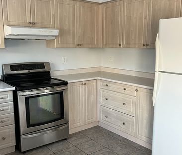 For Lease - 3532 Southwick Street, Mississauga, Ontario - Photo 2