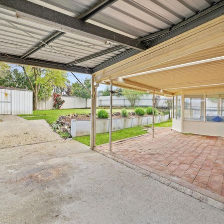 Charming Family Home in the Heart of Thurgoona - Photo 4