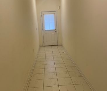 For Lease - 33 Brixham Lane, Brampton, Ontario - Photo 5