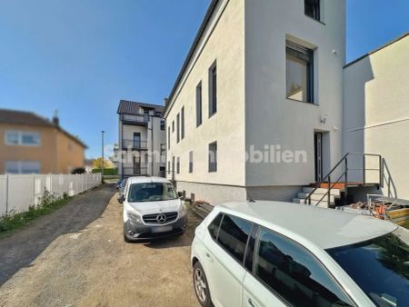 Erstbezug – 4-Zimmer-Altbauwohnung mit EBK & Balkon in Bad Homburg - Photo 4