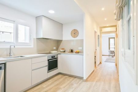 Calle de Sicília, Barcelona, Catalonia 08013 - Photo 2