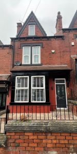 4 bedroom terraced house to rent - Photo 4