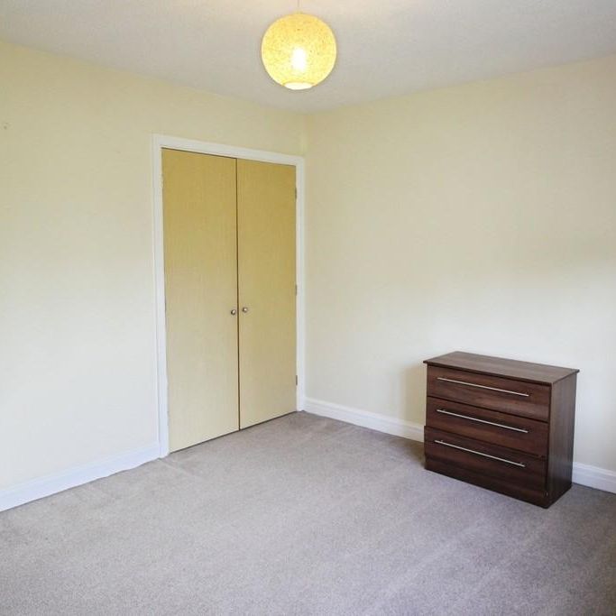 2 bedroom mews to rent - Photo 1