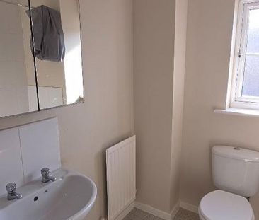 2 bedroom semi-detached house to rent - Photo 3