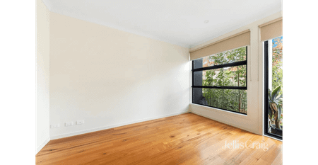 Superb 4 bedroom town home living in Heidelberg! - Photo 3