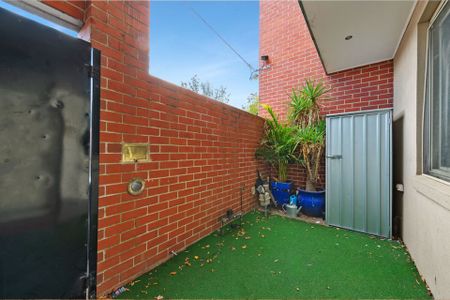 80 Donald Street, Prahran. - Photo 3