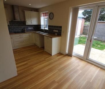 3 bedroom detached house to rent - Photo 3