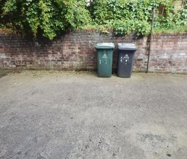 3 bedroom terraced house to rent - Photo 4