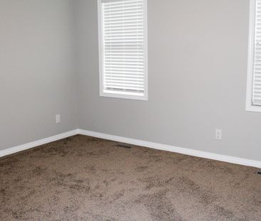 3 Br House For Rent In Airdrie W/ Attached Garage - Photo 3