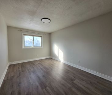 For Lease - 121 Purvis Crescent, Toronto, Ontario - Photo 5