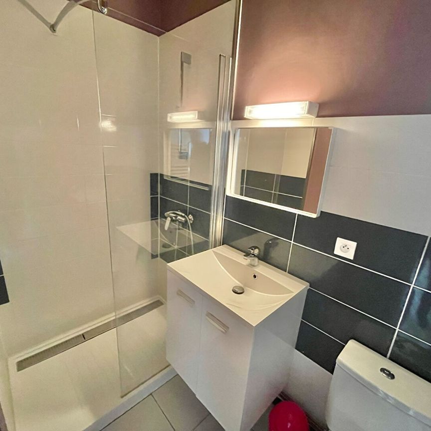 A LOUER - NANTES ST DONATIEN - Grand appartement 1 pièce MEUBLÉ de 24.89 m² - Photo 1