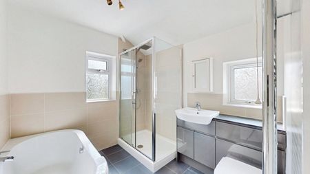 3 bedroom House To Let - Photo 4