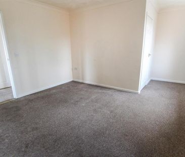 3 bedroom detached house to rent - Photo 2