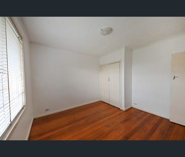 35 Gray Street, Springvale, Vic 3171 - Photo 4