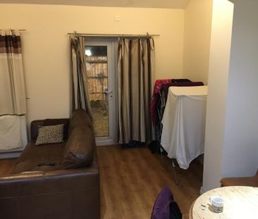 6 bedroom terraced house to rent - Photo 2