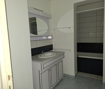 Libre le ..16/11/2025 Mt Loyer :550 Mt des charges :30 - Photo 6