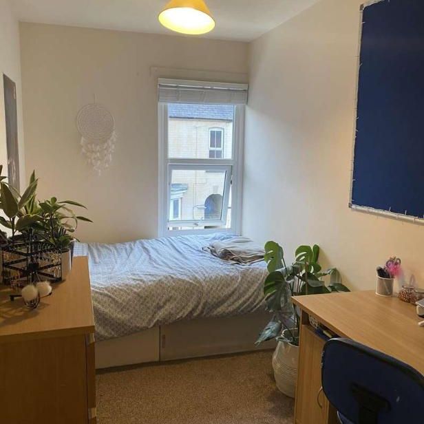 Contemporary Bed House // Jul, LN1 - Photo 1