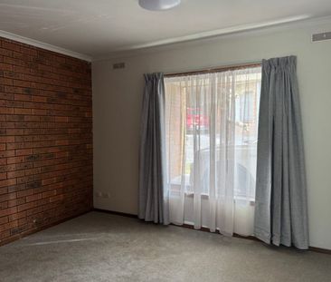 Cozy Unit Close To Town - Photo 4