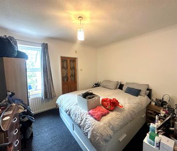 Bradshaw Road, Watford - Photo 3