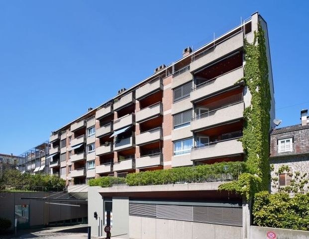 Individual apartment with gallery and fireplace – near SBB - Foto 1