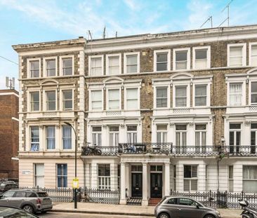 Castletown Road, W14, London - Photo 1