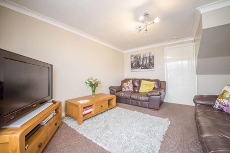 2 bedroom semi-detached house to rent - Photo 3