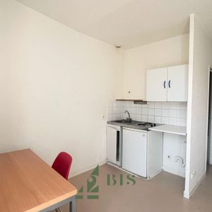 Location Appartement 1 pièce 26m² ROANNE 42300 - Photo 2